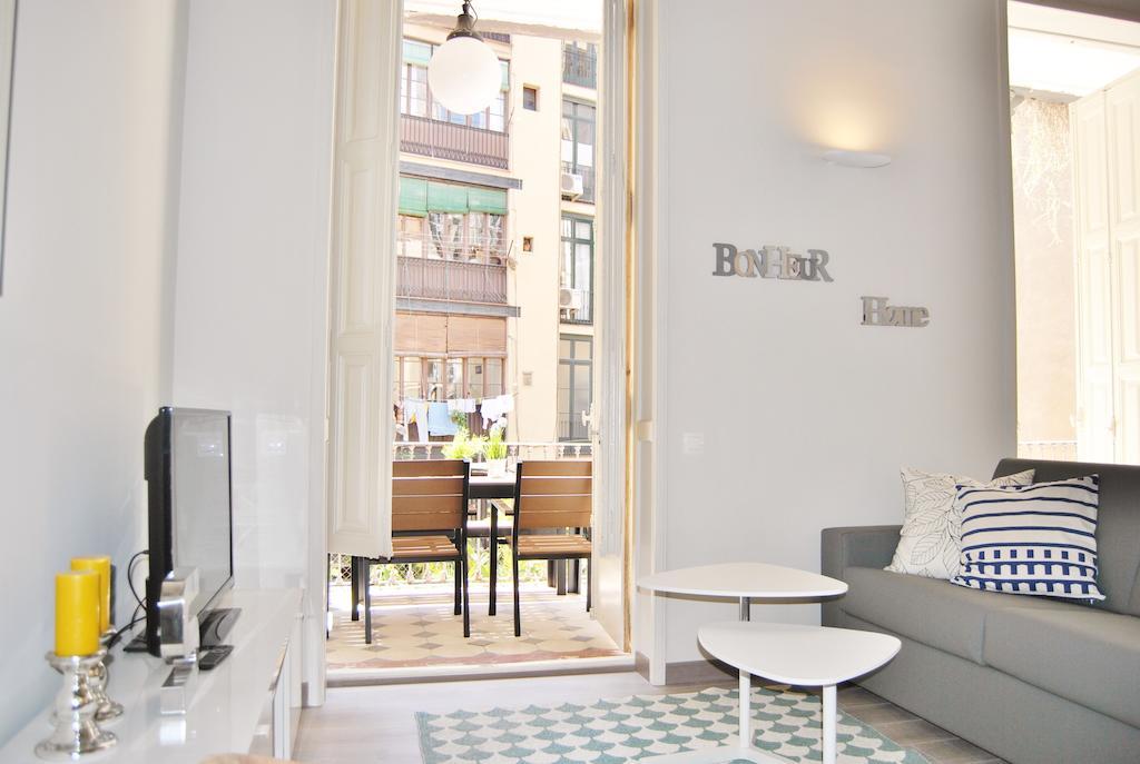 Apartamento Gorgeous Ronda Sant Pere Rafael Barcelona Habitación foto