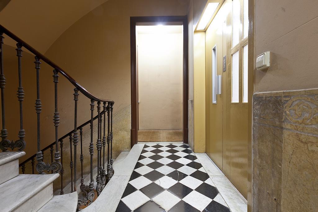 Apartamento Gorgeous Ronda Sant Pere Rafael Barcelona Exterior foto